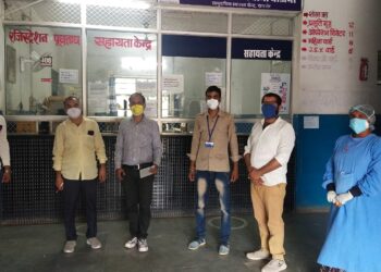 बाल कल्याण समिति ने खमनोर सीएचसी का किया निरीक्षण