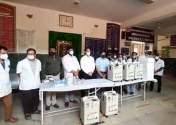 नाथद्वारा अस्पताल में 5 ऑक्सिजन कन्संट्रेटर व अन्य उपकरण भेंट