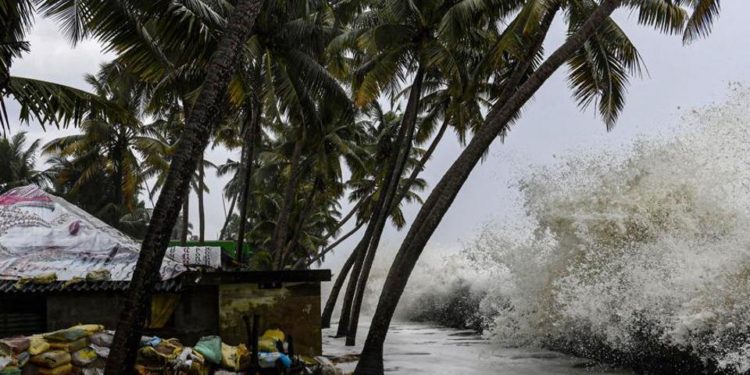 सप्ताह के अंत तक इस वर्ष का पहला तूफान आ सकता है