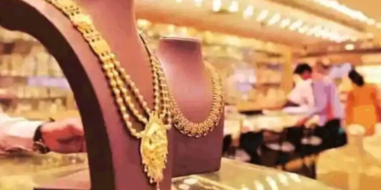 सोने और चांदी की वायदा कीमत में गिरावट