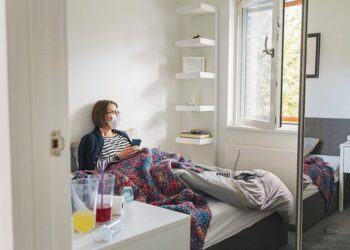 महाराष्ट्र में होम आइसोलेशन खत्म, अब मरीजों को कोविड केयर सेंटर जाना होगा