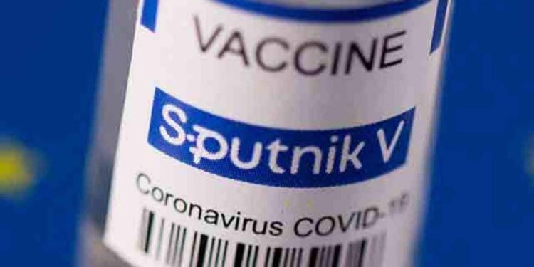 कोरोना : भारत में रूस का स्पूतनिक-वी का पहला टीका हैदराबाद में लगा