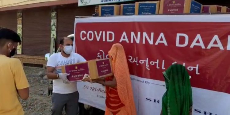 नाथद्वारा में कृष्णा फाउंडेशन द्वारा वितरित किए गए राशन किट, 200 परिवार हुए लाभान्वित