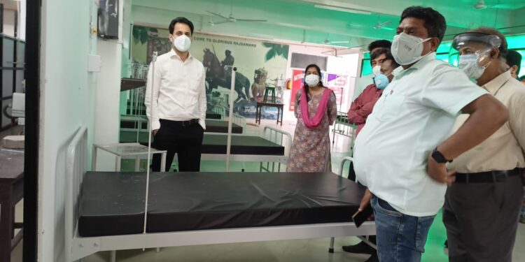 जिलाधीश  ने 325  आक्सीजन  बैड के  कोविड अस्पताल का किया दौरा