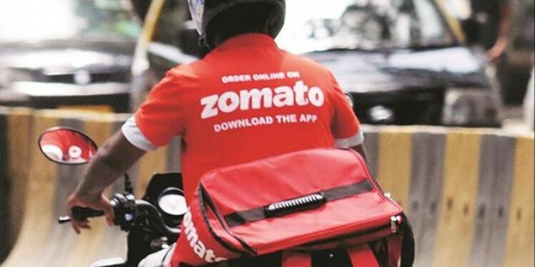 ज़ोमटो और स्वीगी ने अपने डिलीवरी पार्टनर्स के लिए शुरू किया कोविड-19 टीकाकरण अभियान