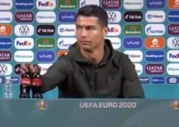 क्रिस्टियानो रोनाल्डो के एक विडियो से कोको कोला को लगा 293 करोड़ का झटका