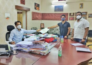 पंचायत की समस्याओं के निवारण के लिए कलेक्टर से की मुलाकात