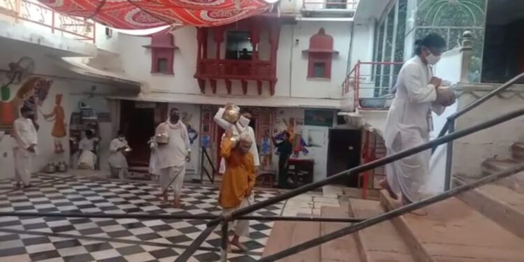 श्री द्वारिकाधीश मंदिर में कल मनाया जायेगा स्नान यात्रा उत्सव, लगेगा आम का भोग