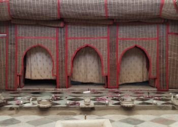 प्रभु द्वारकाधीश बिराजे खस खाने में