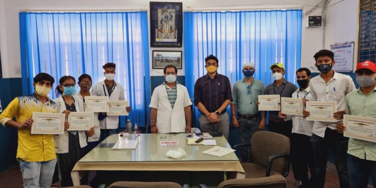 श्रीनाथजी इंस्टीट्यूट  के विद्यार्थियों ने नाथद्वारा राजकीय हॉस्पिटल में निशुल्क सेवाए दी