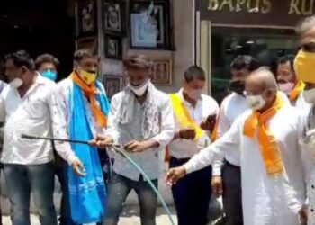 श्रीजी ट्यूर एंड टेक्सी यूनियन व किंग सेना के संयुक्त तत्वावधान में शुरू हुआ नाथद्वारा के सेनिटाइजेशन का कार्य