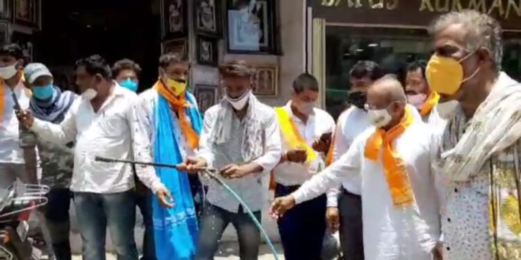 श्रीजी ट्यूर एंड टेक्सी यूनियन व किंग सेना के संयुक्त तत्वावधान में शुरू हुआ नाथद्वारा के सेनिटाइजेशन का कार्य