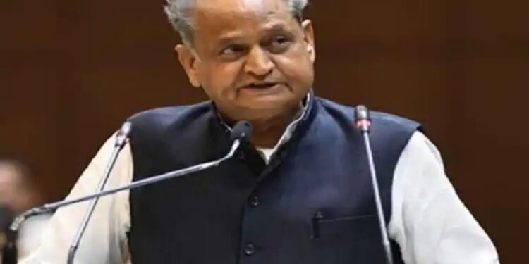 अशोक गहलोत ने महिलाओं को दिया रक्षाबन्धन का तोहफा