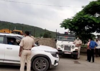 नाथद्वारा पुलिस ने त्रिनेत्र सर्कल पर महामारी एक्ट और एमवी एक्ट में बनाए चालान