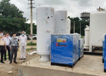 कोरोना की संभावित तीसरी लहर को लेकर आर.के जिला चिकित्सालय का उपनिर्देशक ने लिया जायजा