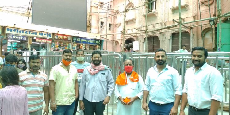 विहिप के पूर्व विदेश मंत्री ने किए श्रीनाथजी के दर्शन