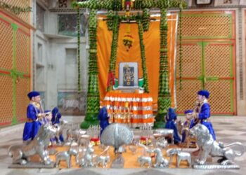 पान के हिंडोरना में विराजे प्रभु श्री द्वारकाधीश