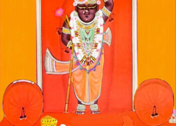 श्रीनाथजी में आज धोती-पटका व गोल चन्द्रिका के श्रृंगार