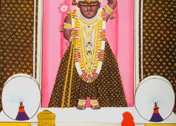 श्रीनाथजी में आज पिछोड़ा व कतरा चन्द्रिका के श्रृंगार