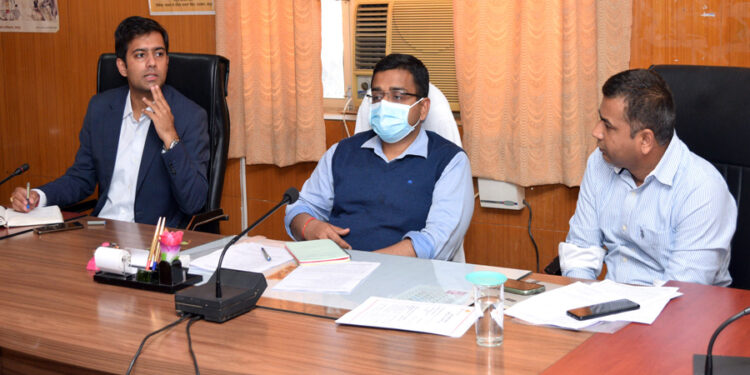 घर-घर औषधि योजना का लाभ उठायें – जिला कलक्टर सक्सेना