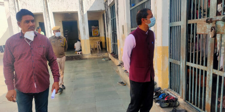 प्राधिकरण सचिव ने जांची  भोजन की गुणवता