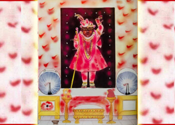 श्रीनाथजी में आज चंदन की बुटी के वस्त्र, सुनहरी कतरा के श्रृंगार