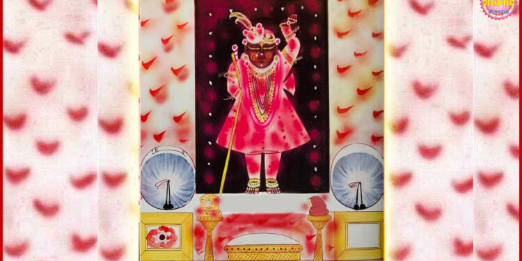 श्रीनाथजी में आज चंदन की बुटी के वस्त्र, सुनहरी कतरा के श्रृंगार