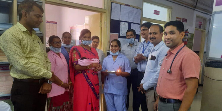 नवजात बालिका का शिशु गृह में प्रवेश पर स्वागत व ढूढ़ की गई