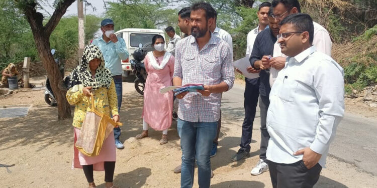 जिला कलेक्टर सक्सेना ने किया नरेगा कार्यों का निरीक्षण