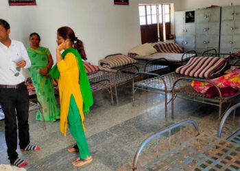 विशेष विद्यालय में व्यवस्थाओं में सुधार के दिये निर्देश