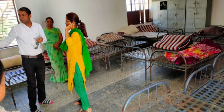 विशेष विद्यालय में व्यवस्थाओं में सुधार के दिये निर्देश