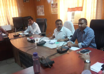 सम्पर्क पर दर्ज प्रकरणों का निस्तारण करें- जिला कलक्टर सक्सेना