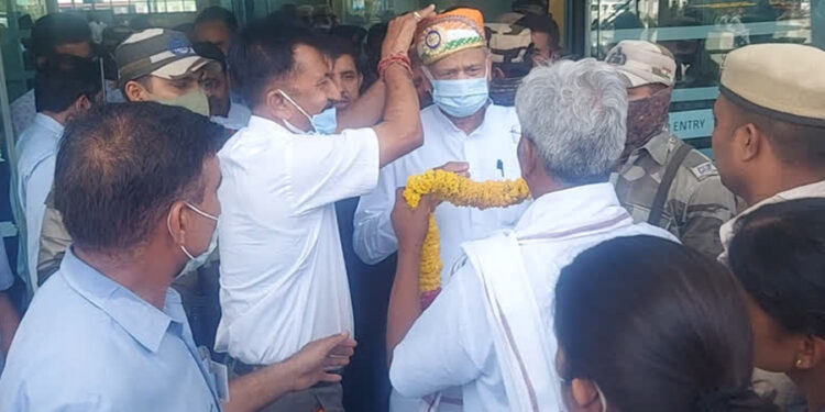 संघ को भाजपा में मर्ज हो जाना चाहिए: भागवत के अखंड भारत के बयान पर गहलोत ने कसा तंज