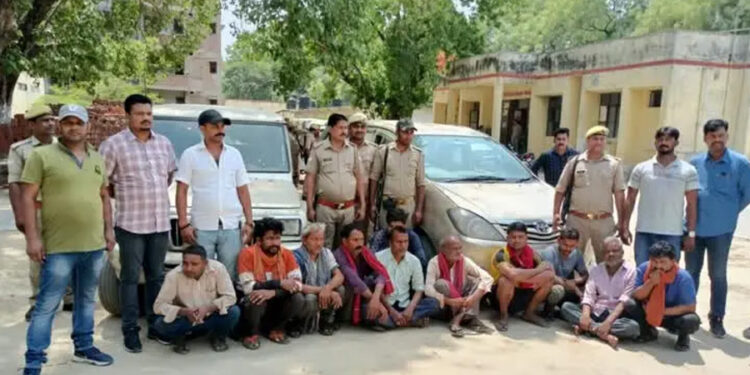 जौनपुर के कबाड़ियों पर बड़ी कार्रवाई, 11 कबाड़ी गिरफ्तार, चोरी के 34 वाहन जब्त