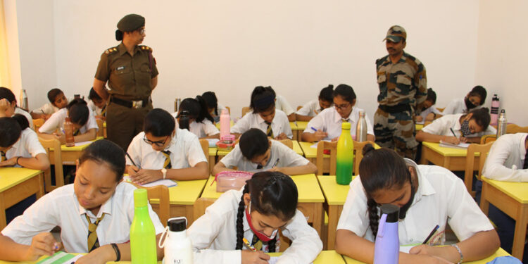 एमएमपीएस में हुई जूनियर विंग एनसीसी कैडेट नव प्रवेश परीक्षा