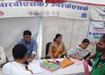 देवगढ़ में आयोजित स्वास्थ्य मेले में ग्रामीणो ने चिकित्सा सेवाओं का लिया लाभ