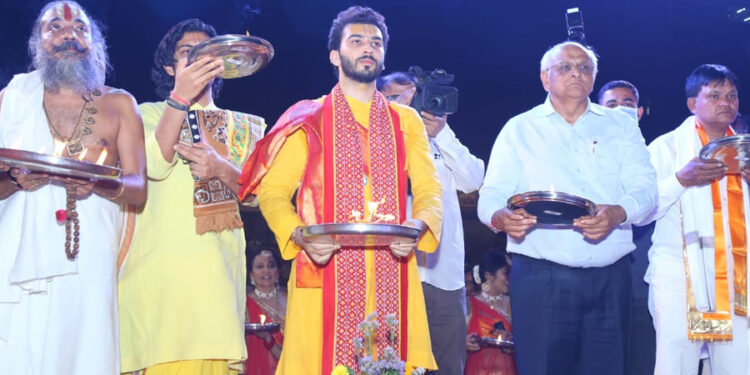 वल्लभ जयंती महोत्सव में शामिल हुए भूपेंद्र भाई पटेल