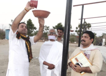 पशु पक्षियो के प्रति करूणा भाव रखें