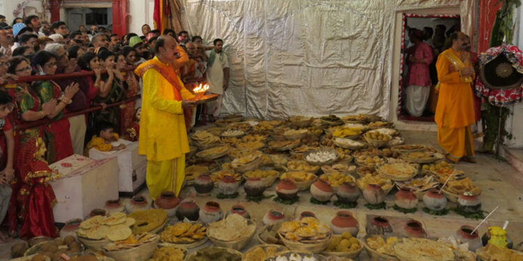 प्रभु श्री विट्ठलनाथजी मंदिर में छप्पन भोग मनोरथ