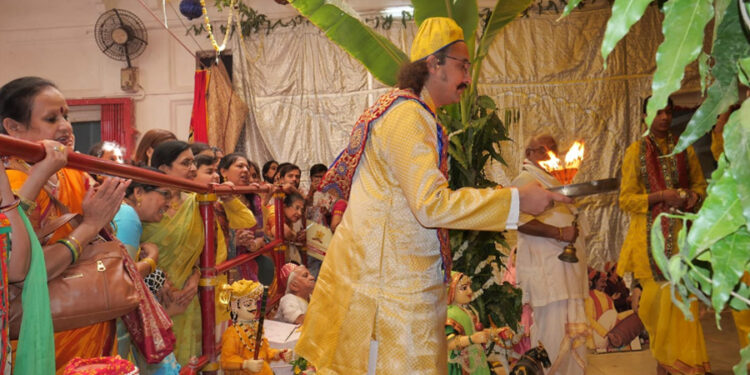 आज प्रभु श्री विट्ठलनाथजी मैं फल फूल का पलना मनोरथ