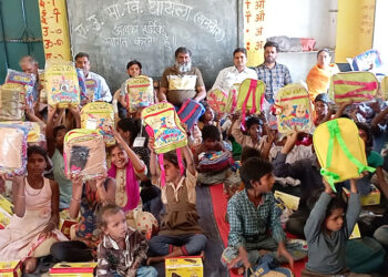 50 बालक-बालिकाओं को वर्षभर के लिए शैक्षणिक सहायता प्रदान की