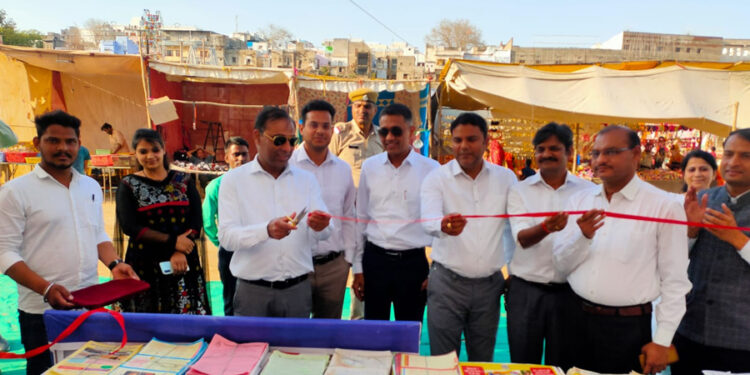 गणगौर मेले में विधिक जागरूकता स्टॉल का किया उद्घाटन