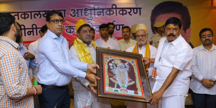 डॉ. सी.पी जोशी व उच्च शिक्षा मन्त्री राजेन्द्र यादव ने किया पुस्तकालय का लोकापर्ण