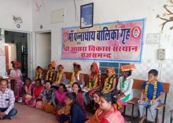 नवरात्रि अष्टमी पर बालिकाओं के पूजन कर मनाया त्यौहार