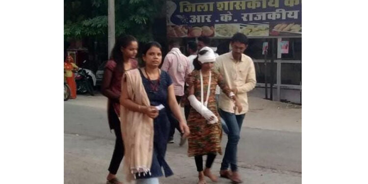 धनकपुर में मृतक माता पिता के बच्चों के सहयोग में बाल कल्याण समिति व चाइल्ड लाइन आगे आये