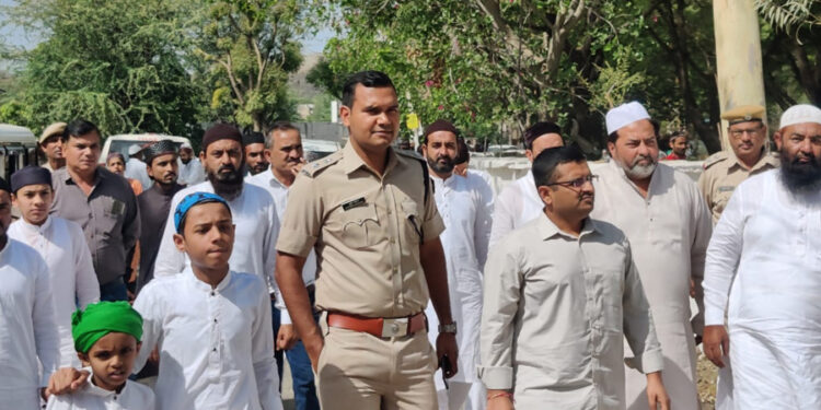 जिला कलक्टर सक्सेना व एस पी चौधरी ने ईद पर कानून व्यवस्था का जायजा लिया