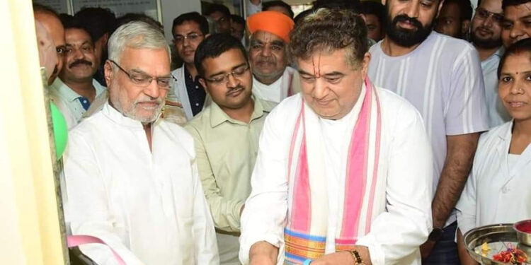 श्री गोवर्धन राजकीय जिला चिकित्सालय में डॉ. सी.पी.जोशी द्वारा कॉटेज वार्ड का लोकार्पण