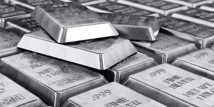 चेंकिग के दौरान पुलिस के हाथ लगी बड़ी सफलता, बस से मिला 4 क्विंटल चांदी