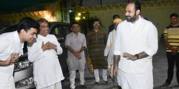 गो.चि. 105 श्री विशाल बावा पधारे नाथद्वारा घसियार पधार कर किया प्रभु का भव्य नाव मनोरथ