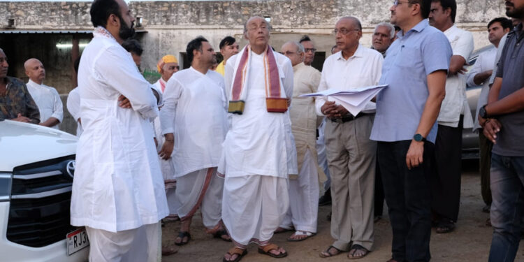 तिलकायत महाराज श्री एवं श्री विशाल बावा ने किया श्रीजी प्रभु की गौशालाओं का सघन निरीक्षण